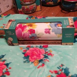 Breezy blossom rolling pin NIP with acacia wood cradle. See pictures